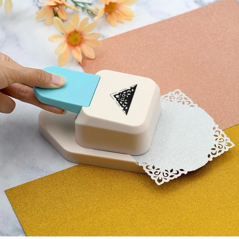 Corner Paper Punch Triangle Lace Pattern Scrapbooking Craft Punch Making Tool - Picture 4 of 5